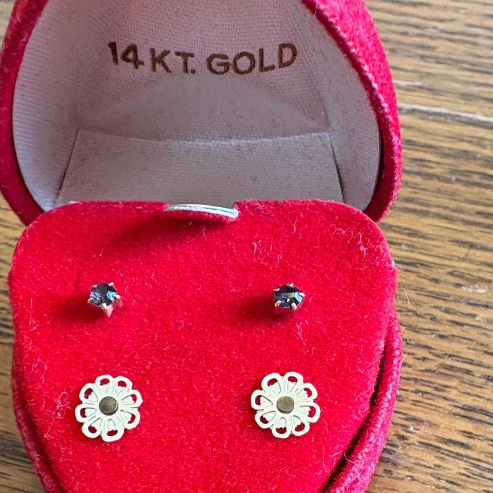 14K Gold Floral Stud Earrings